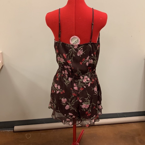 American Eagle shorts romper - Picture 5 of 7